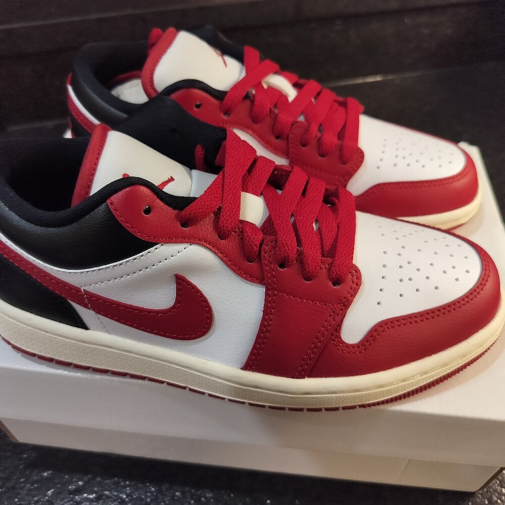 Women's Nike Jordan 1 Low Reverse Black Toe DC0774-160 NEW US 6.5